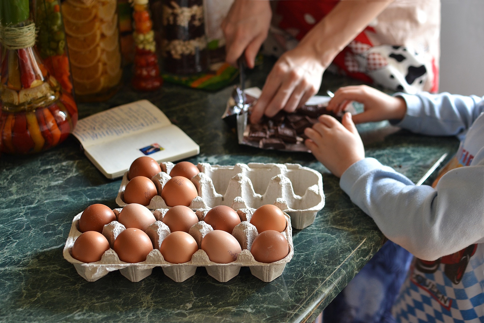 Cooking with Kids: Spark Joy, Build Bonds, & Cultivate Healthy Foodies!